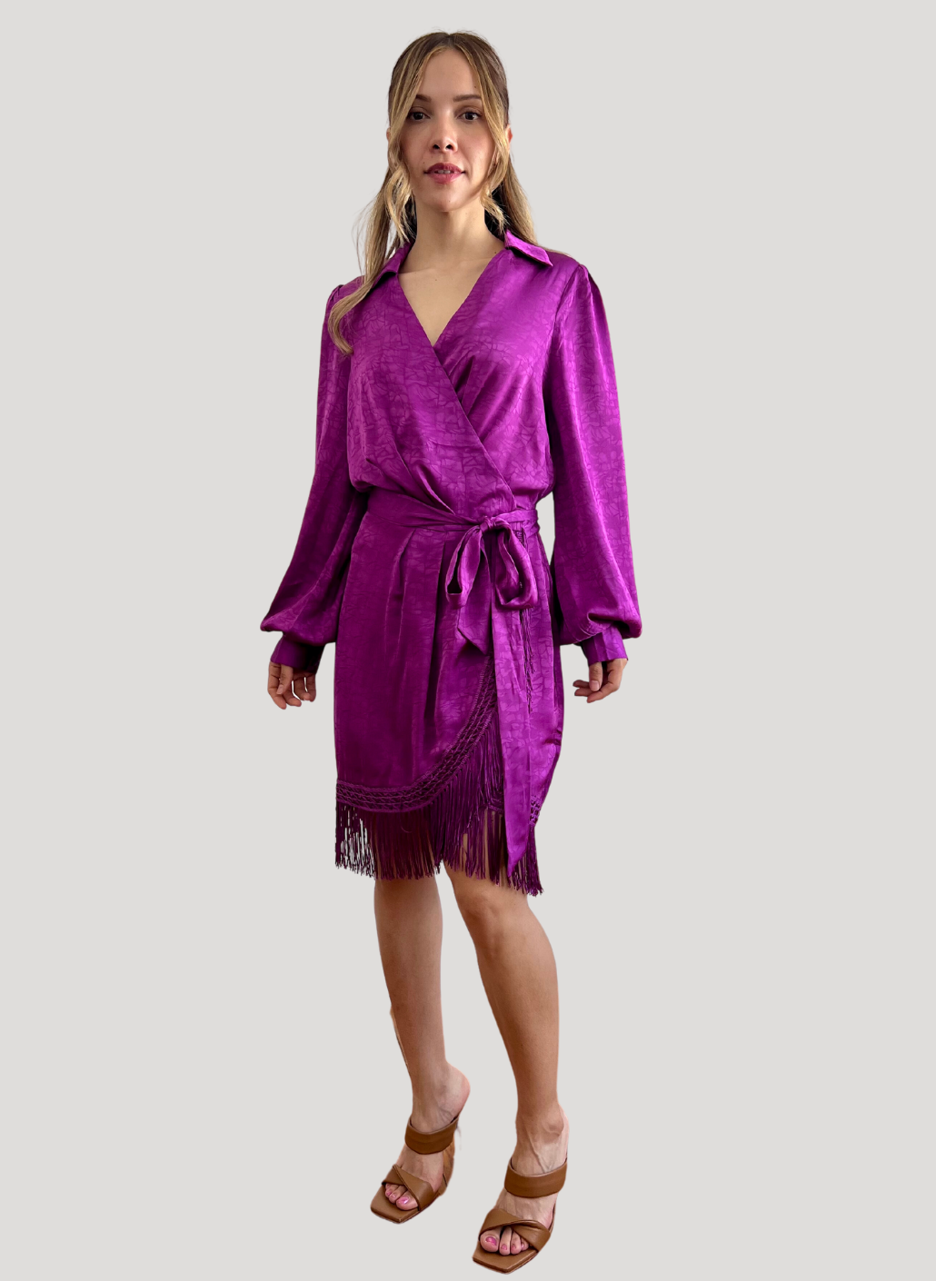 Vestido morado flecos