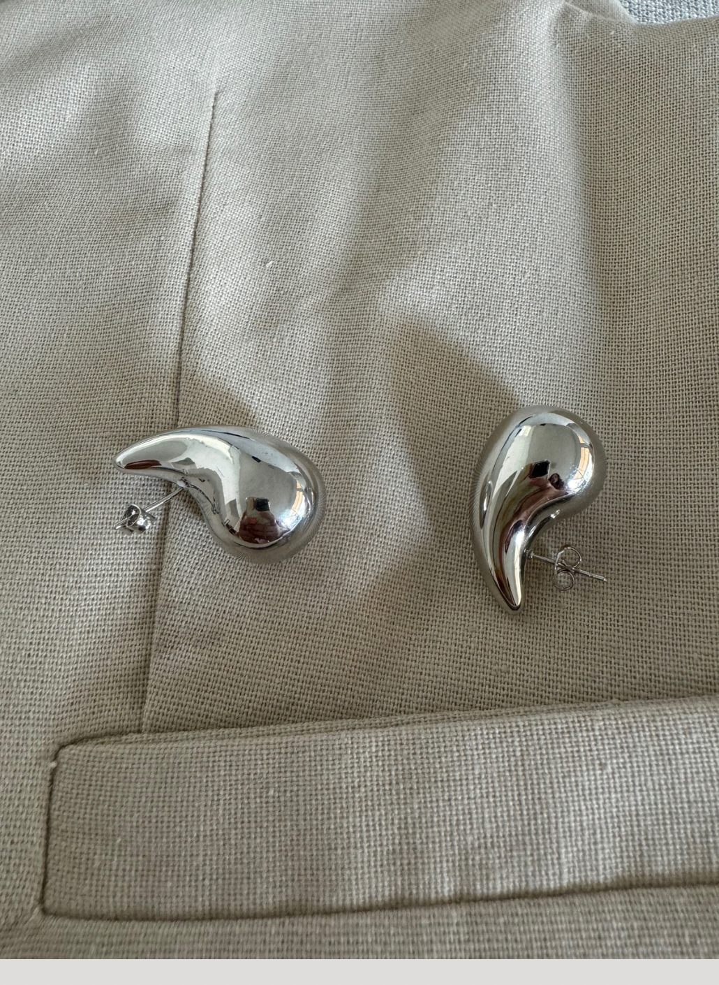 Aretes gota plateados