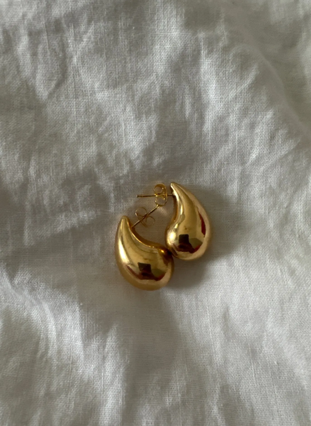 Aretes gota dorados